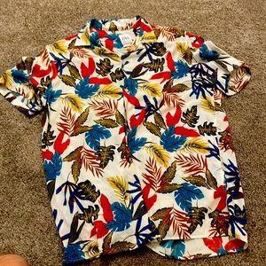 Zara Hawaiian shirt. Very light and perfect to go out clubbing with.